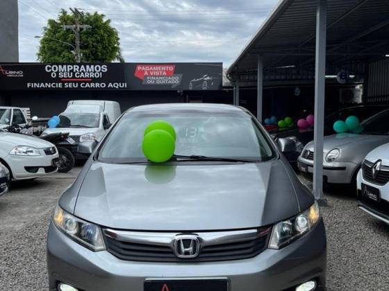 HONDA CIVIC 1.8 LXS 16V FLEX 4P AUTOMÁTICO HONDA CIVIC 1.8 LXS 16V FLEX 4P AUTOMÁTICO